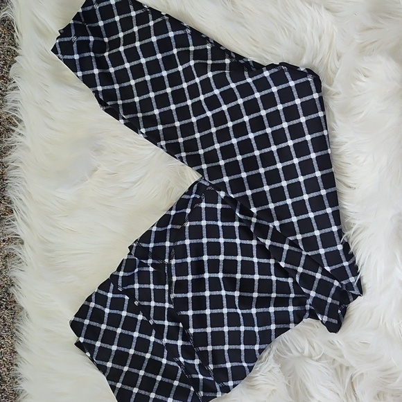 Cato Black and White Window Pane Plaid Leggings - Picture 2 of 14